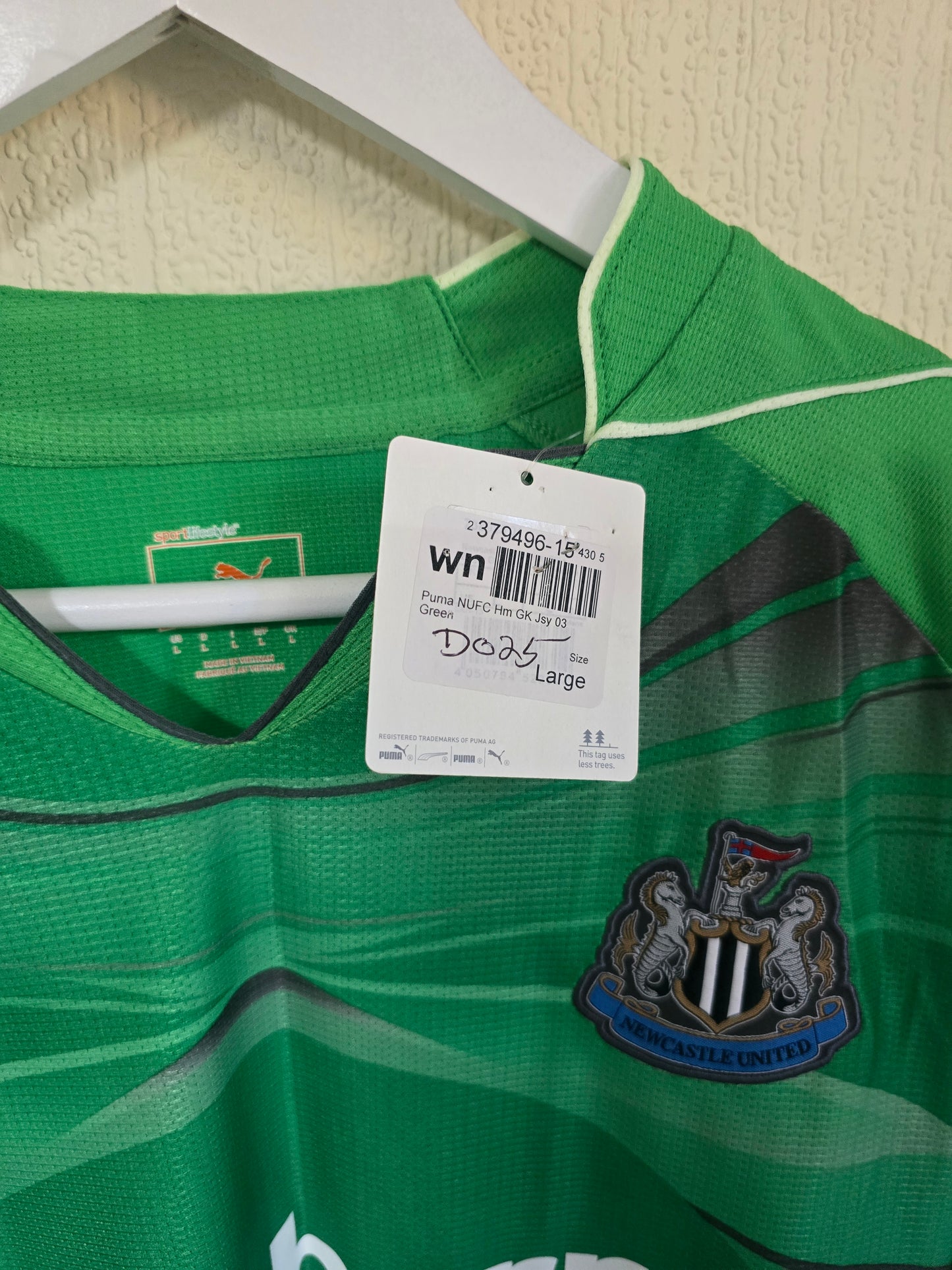 Newcastle United 2010/11 Keeper shirt, BNWT - Large