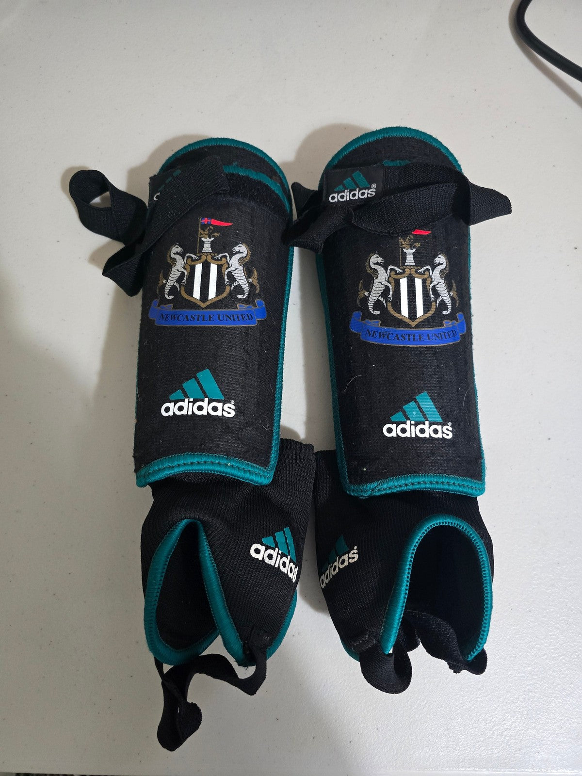 Newcastle United 1997 Adidas shin pads