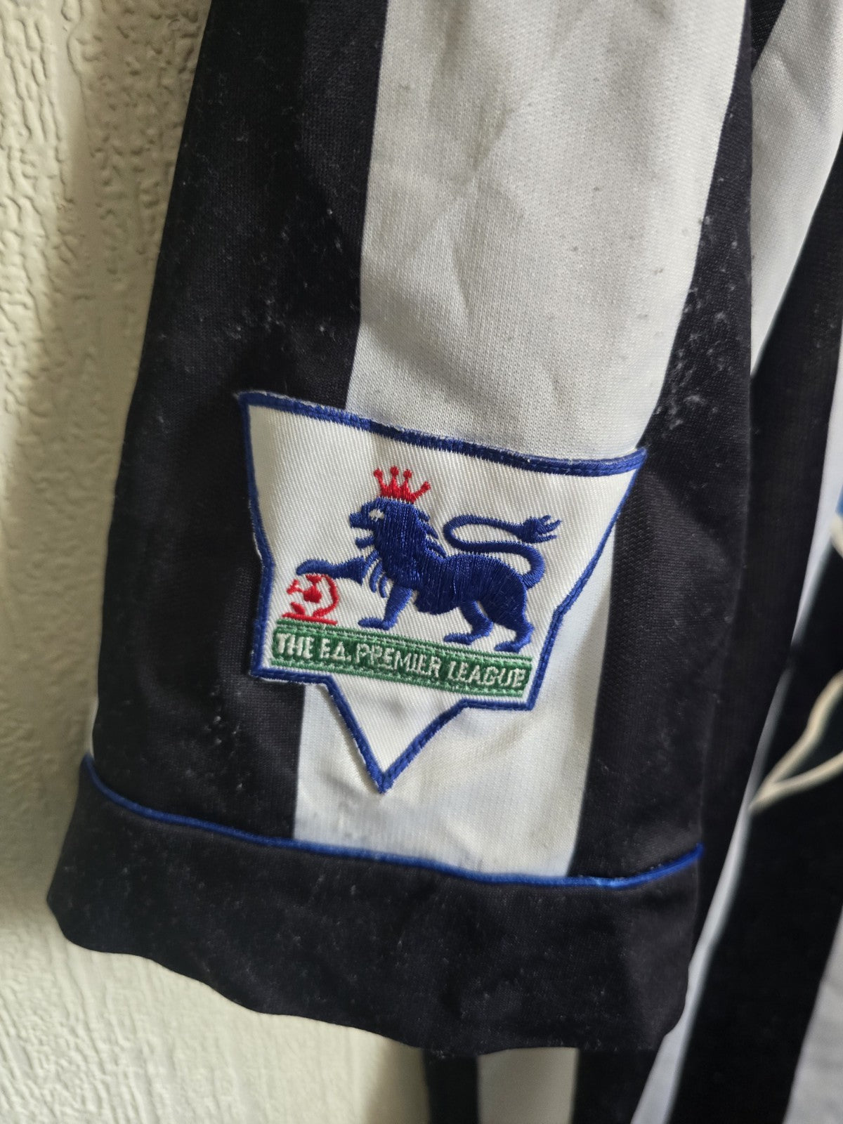 Newcastle United 1993/95 John Beresford Matchworn & Signed Home Shirt.