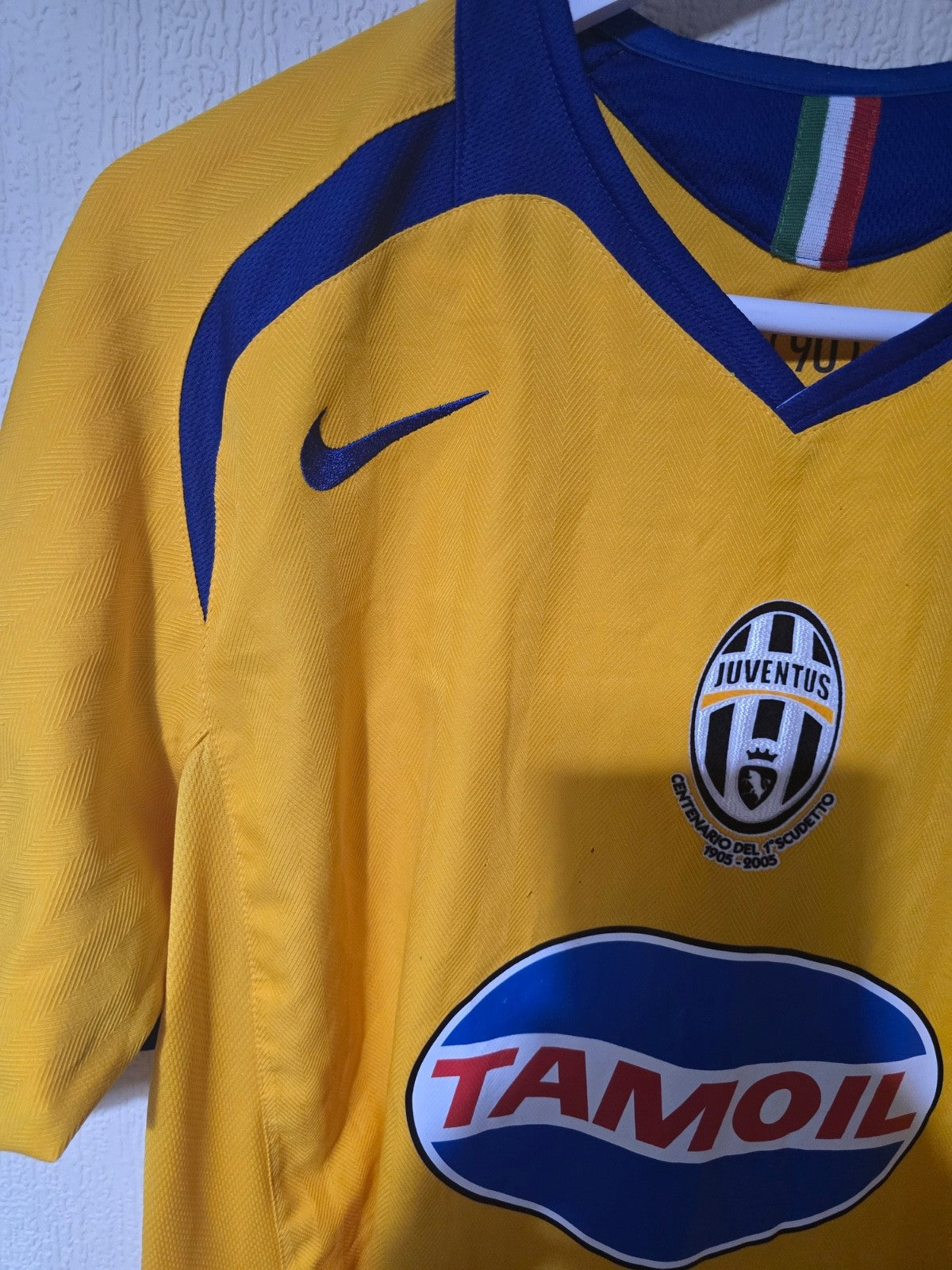 Juventus 2005/06 Nike Third Shirt - Medium