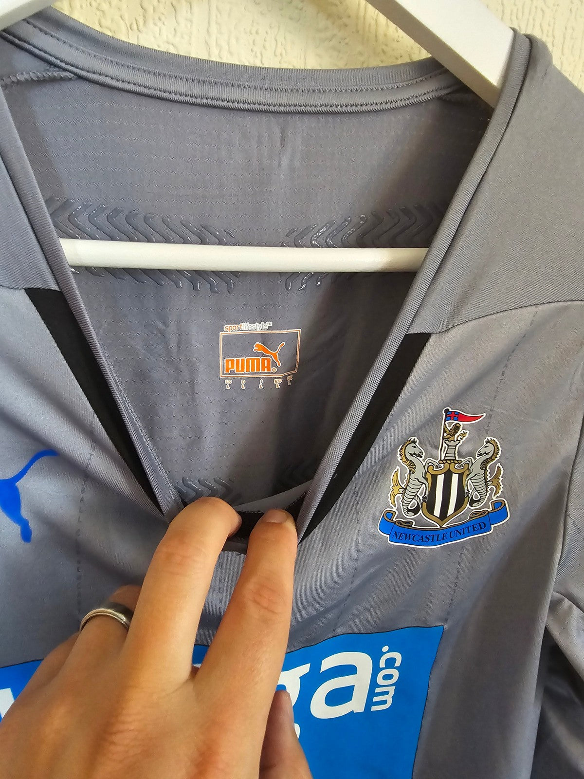 Newcastle United Yoan Gouffran Matchworn away shirt v Man Utd