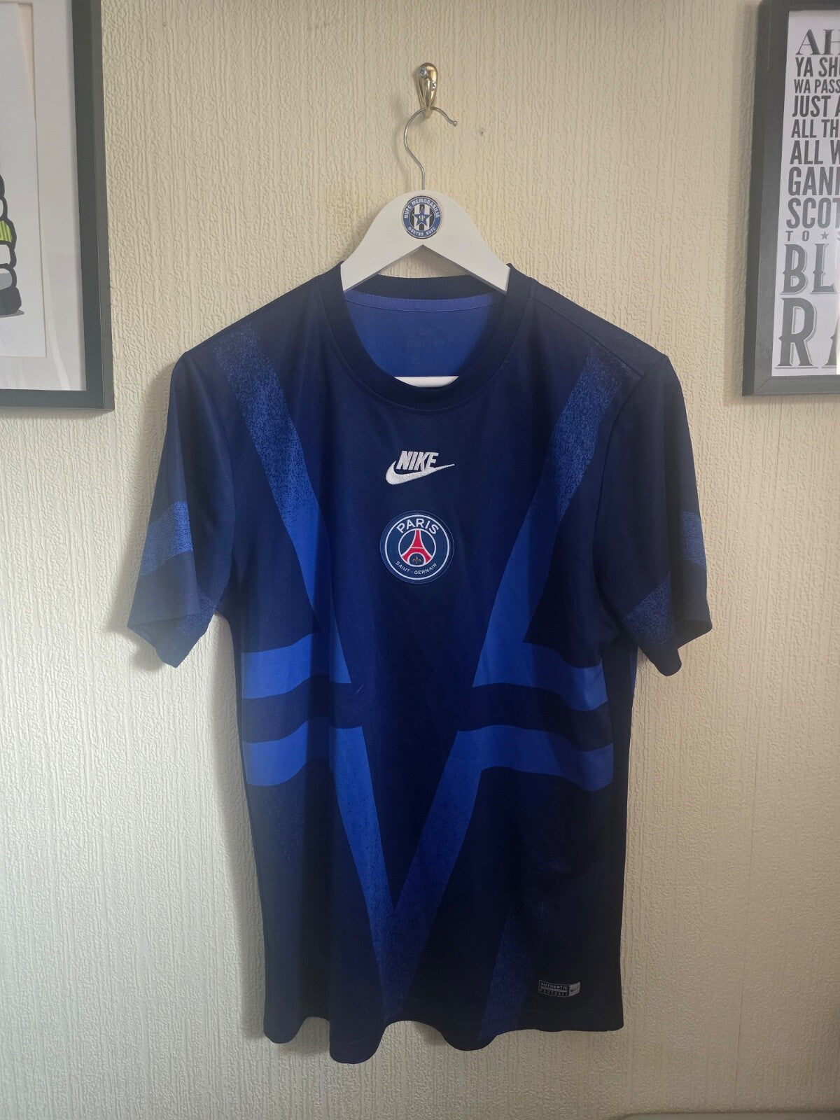 PSG Paris St Germain 2019/20 Nike pre game shirt, Medium