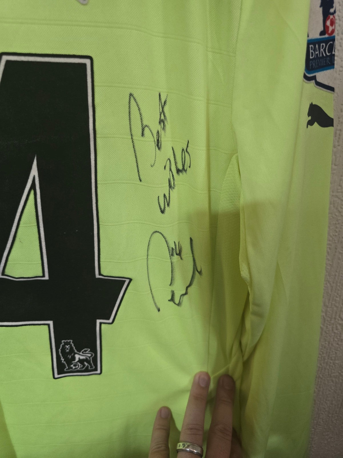 Newcastle United 2012/13 James Perch matchworn and signed shirt v Man Utd