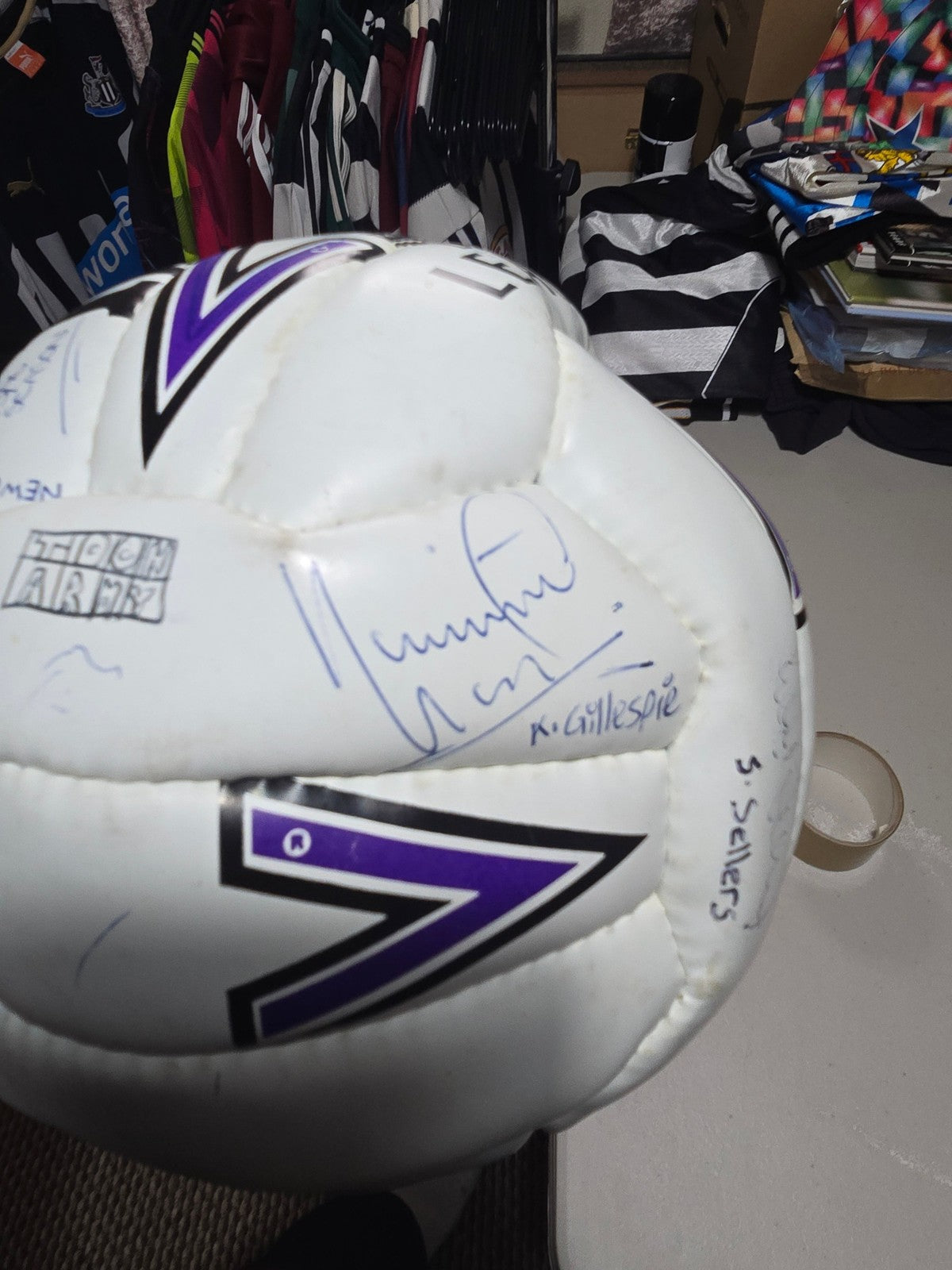 Newcastle United squad signed ball 1995/96