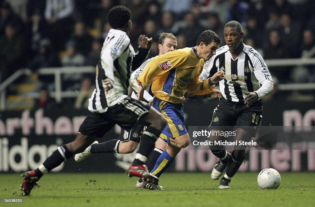 Newcastle United 2005/06 Matchworn home shirt #33 BABAYARO v Mansfield FA cup