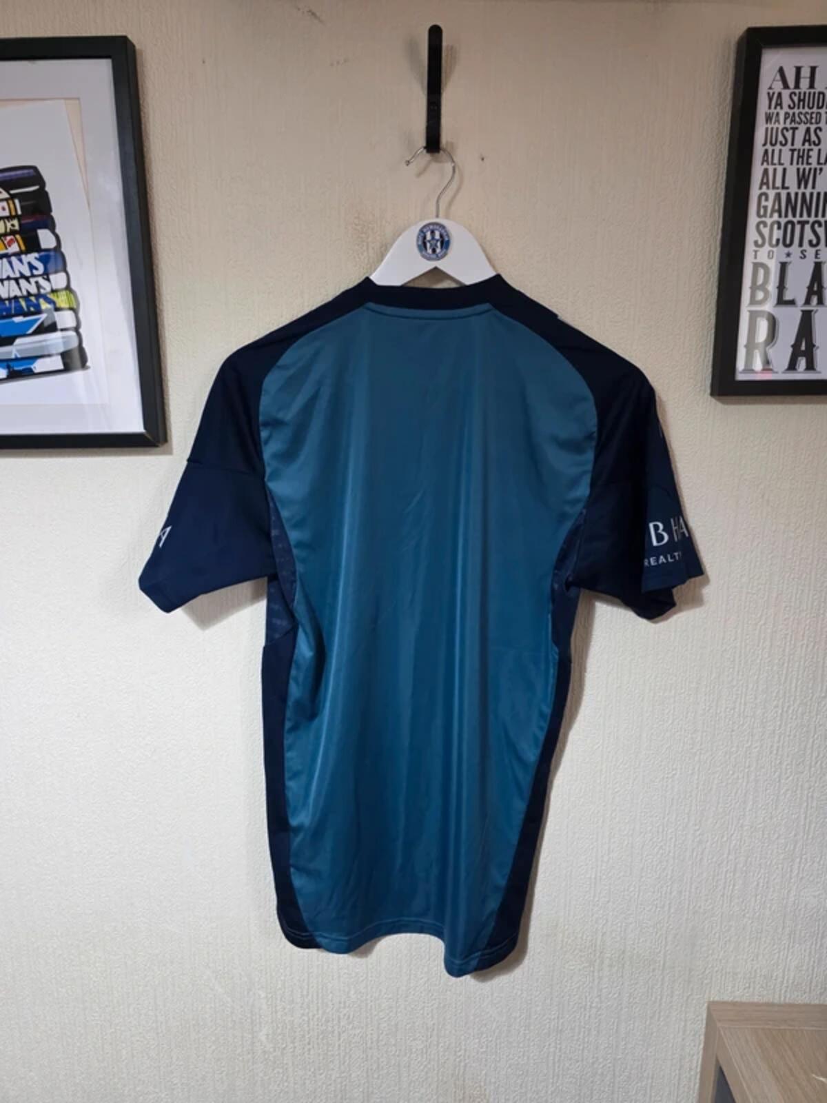Arsenal 2025/26 Adidas Martinelli worn training shirt - Small
