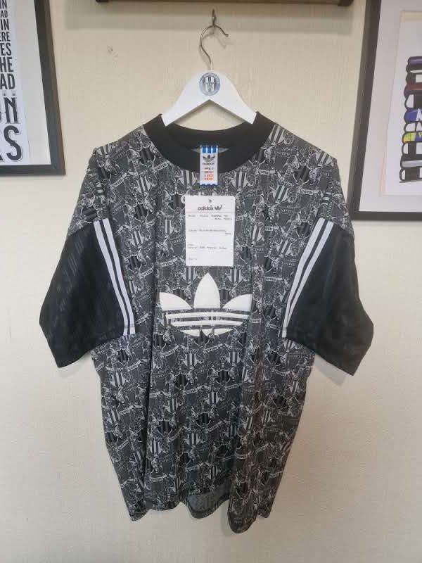 Newcastle United 90s leisure shirt BNWT - Large