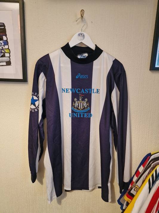 Newcastle United 1993/95 training shirt - Large