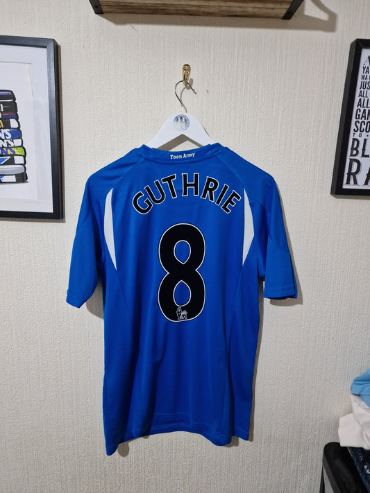Newcastle United 2010/11 away shirt #8 GUTHRIE - Medium
