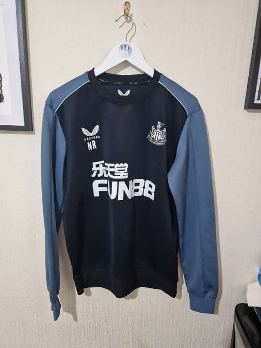 Newcastle United 2022/2023 Staff issue training top - Medium