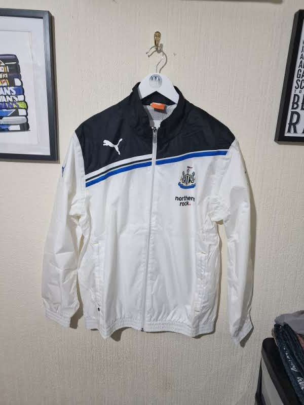 Newcastle United 2011/12 Player issued rain jacket BNWT - Small