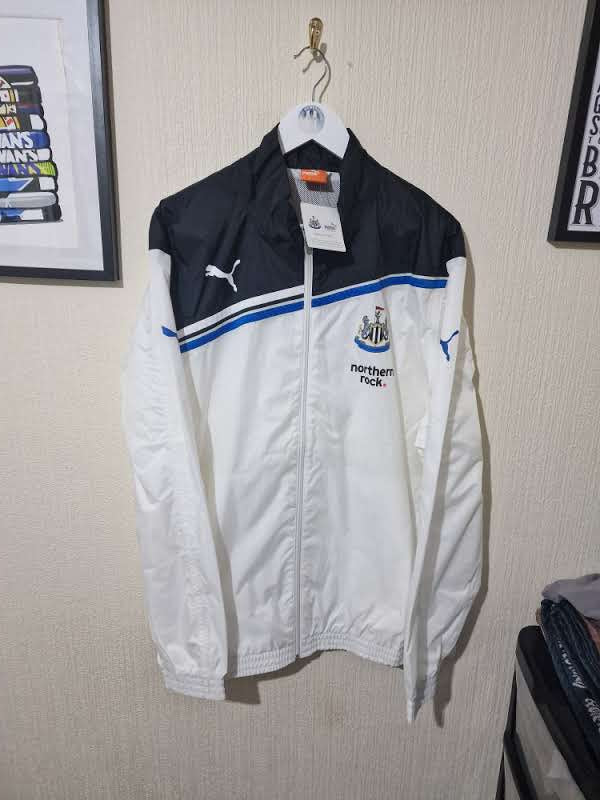 Newcastle United 2011/12 Player issued rain jacket BNWT - XL