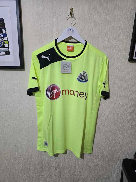 Newcastle United 2012/13 third shirt BNWT - Small