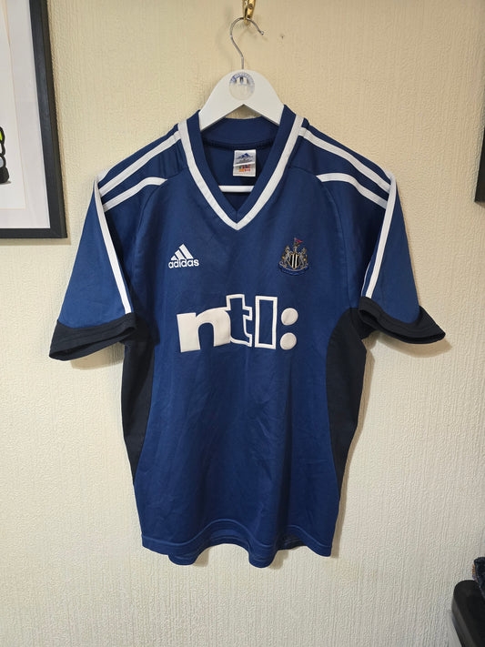 Newcastle United 2001/02 home shirt - Small