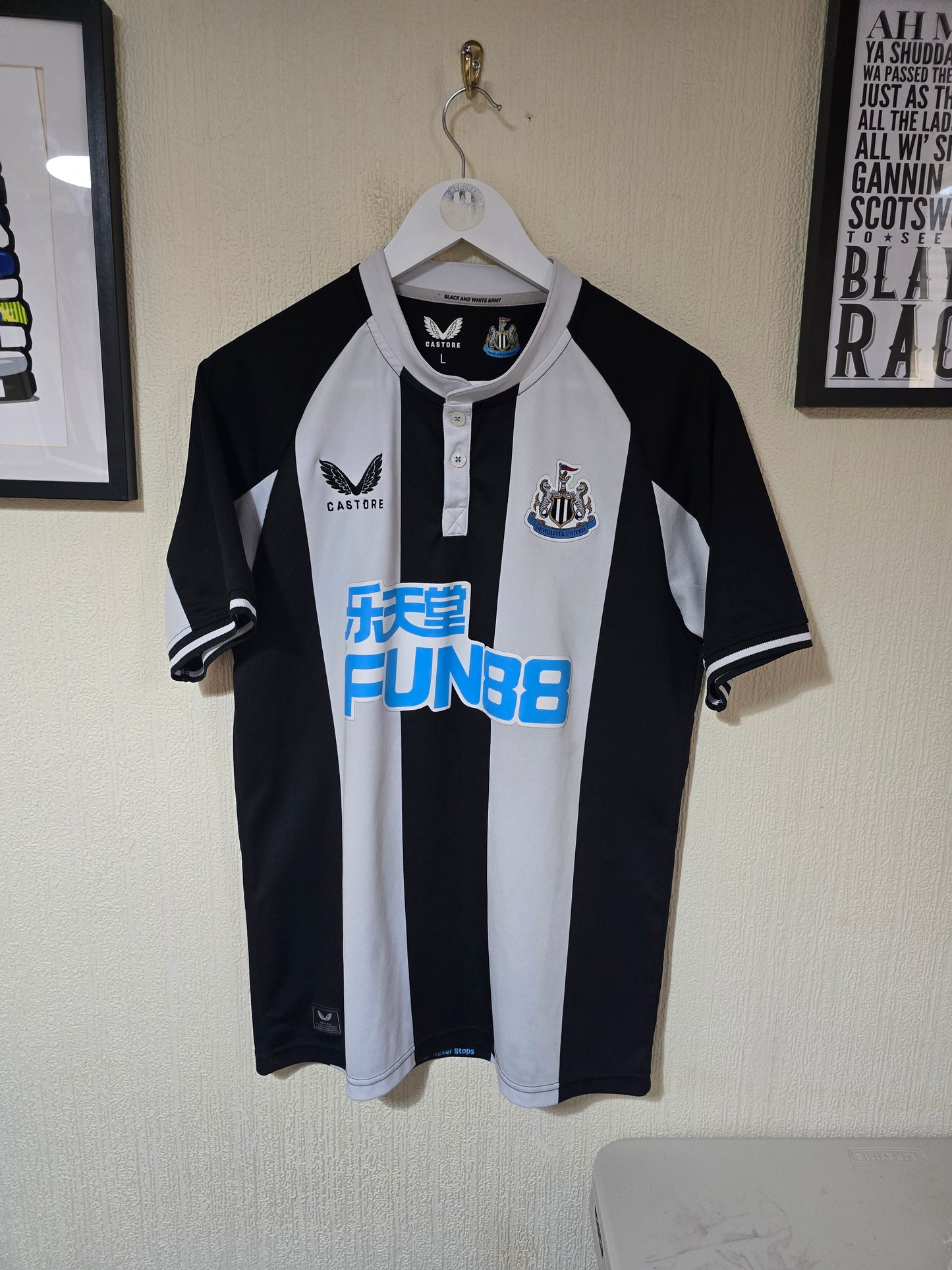 Newcastle United 2021/22 Home shirt - Large