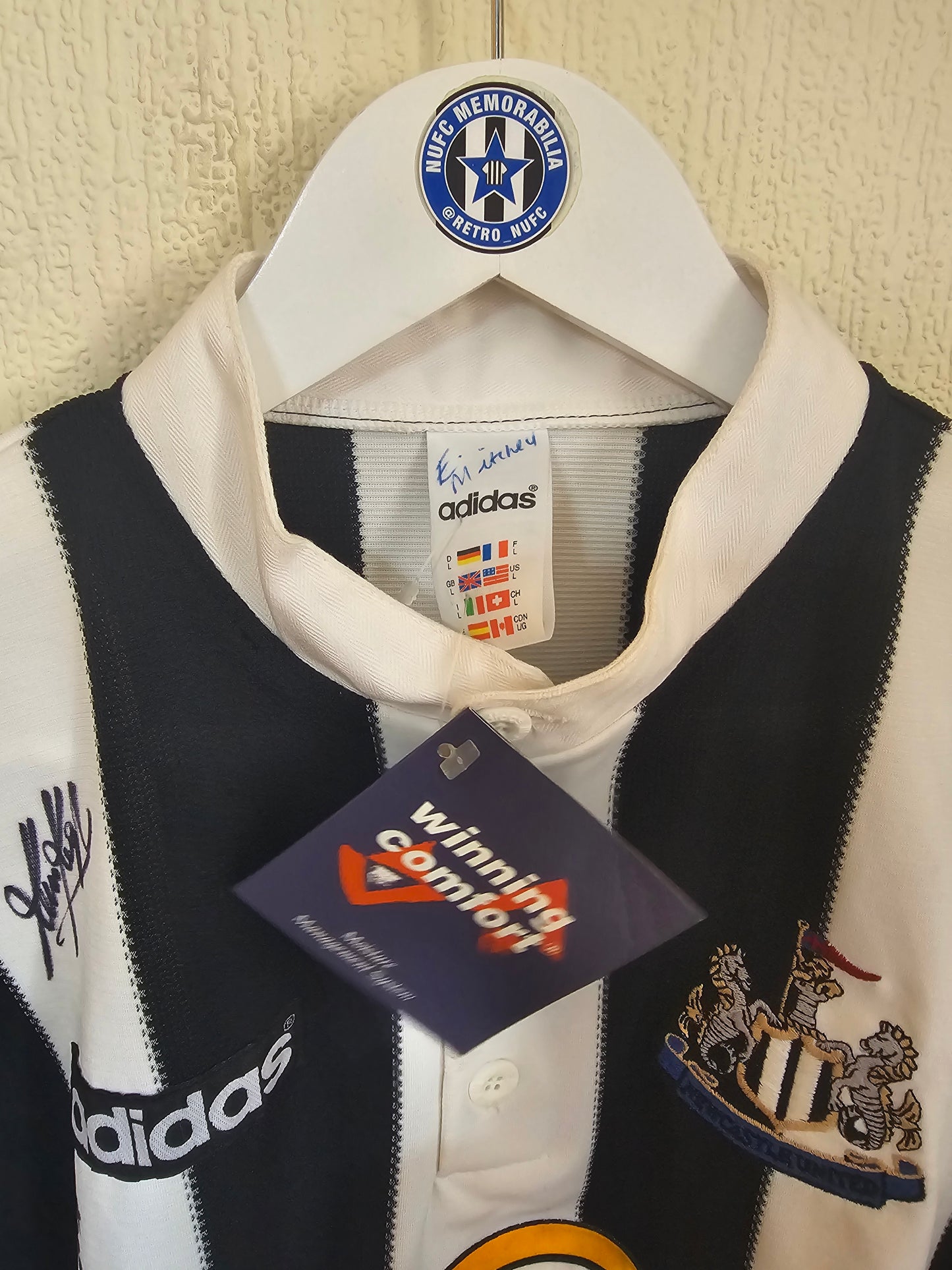 Newcastle United 1995/97 Home shirt, BNWT, Squad signed