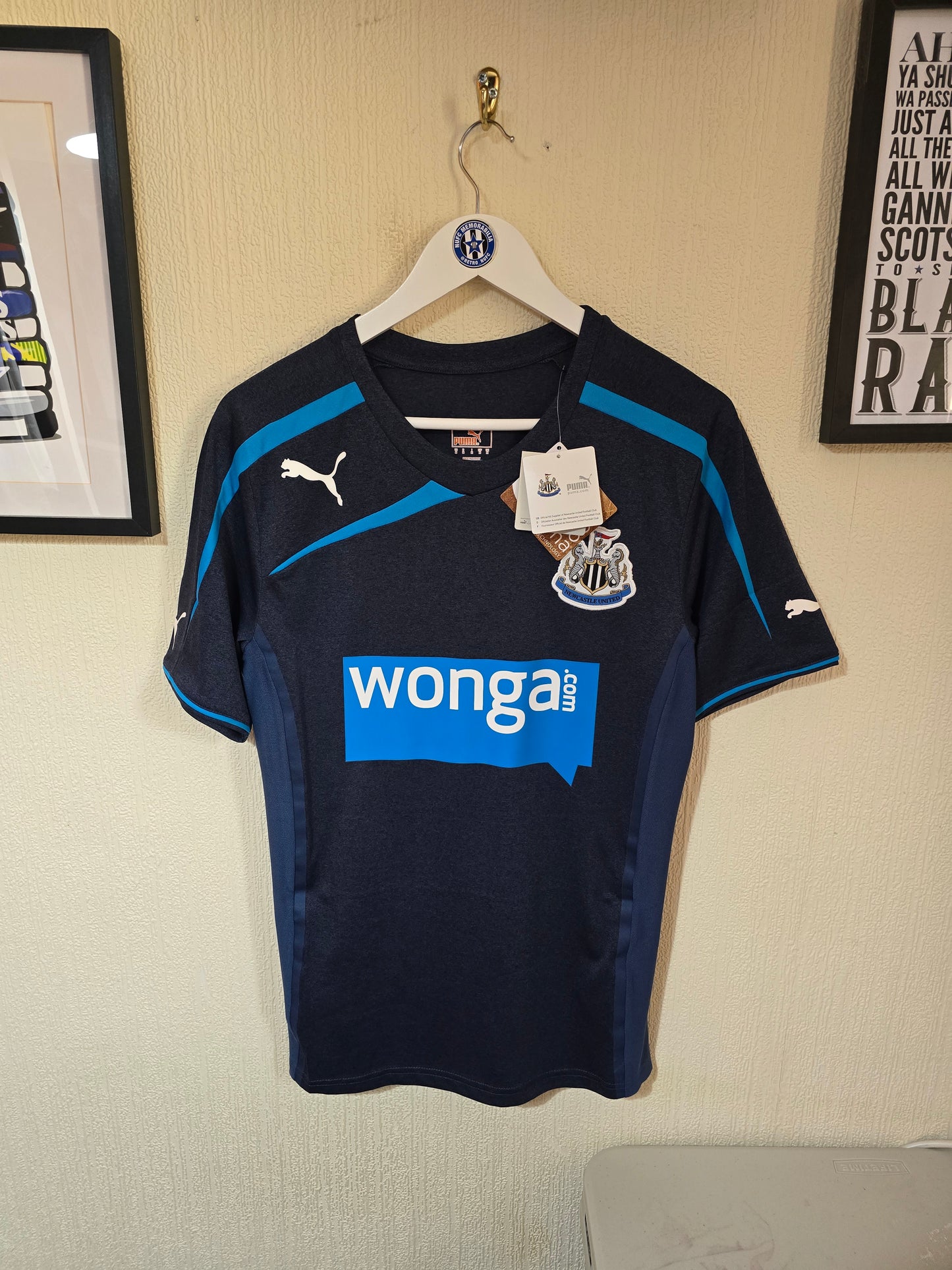 Newcastle United 2013/14 Away shirt, Player issue, BNWT, #9 CISSE - Medium