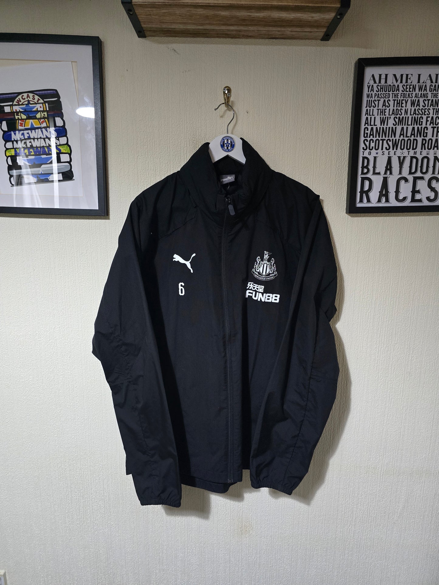 Newcastle United 2021/22 Jamal Lascelles Worn Jacket - Large