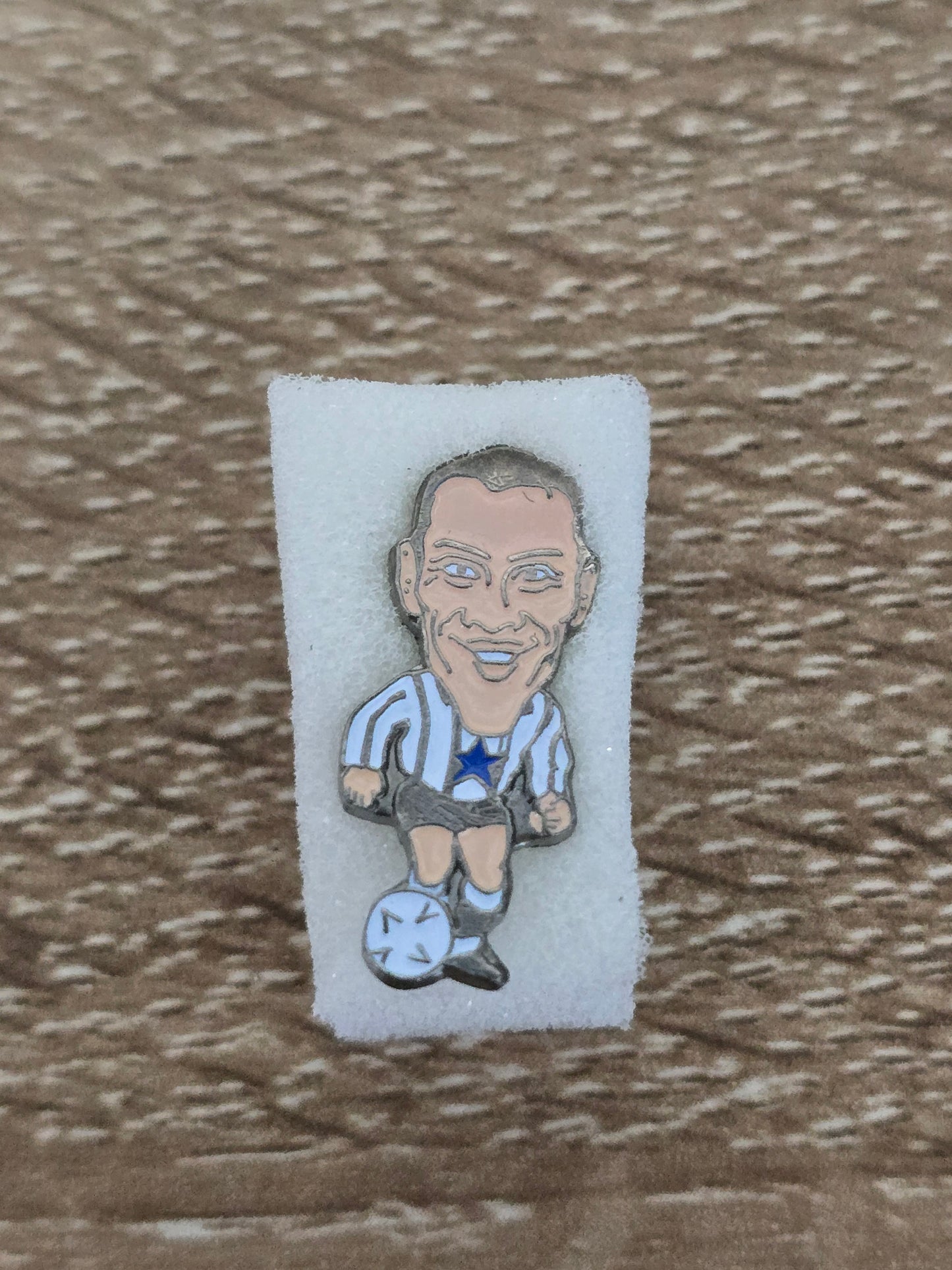 Malcolm Allen Newcastle United 90s Pin Badge