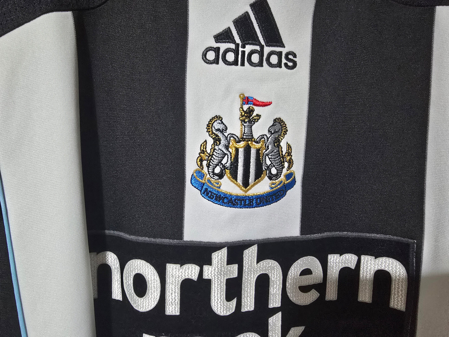 Newcastle United 2007/09 Adidas Home shirt #16 MILNER - Large