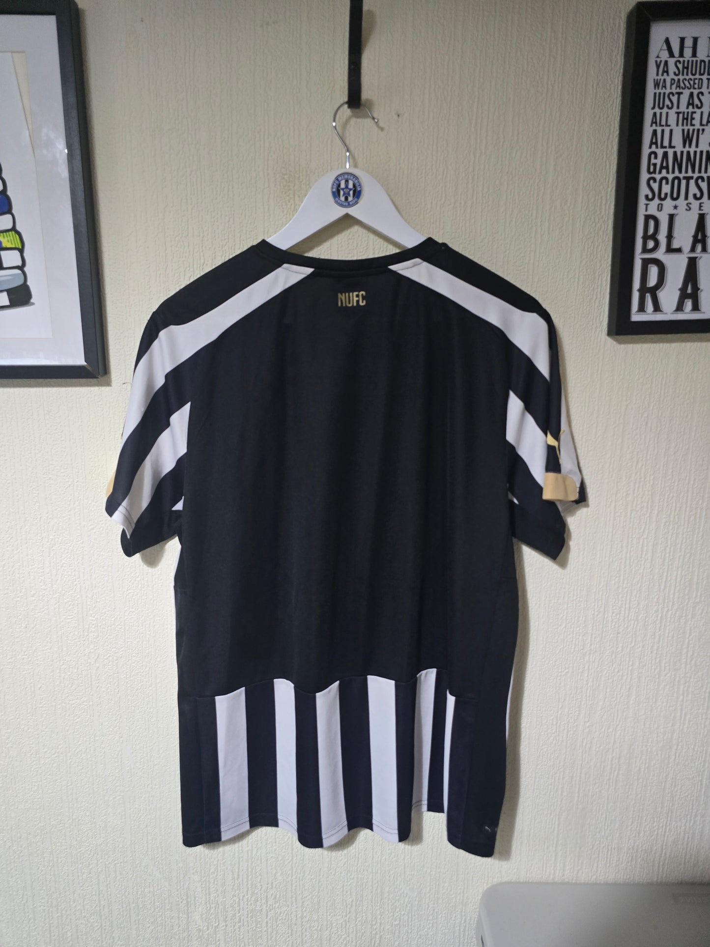 Newcastle United 2014/15 Puma Home Shirt - Medium