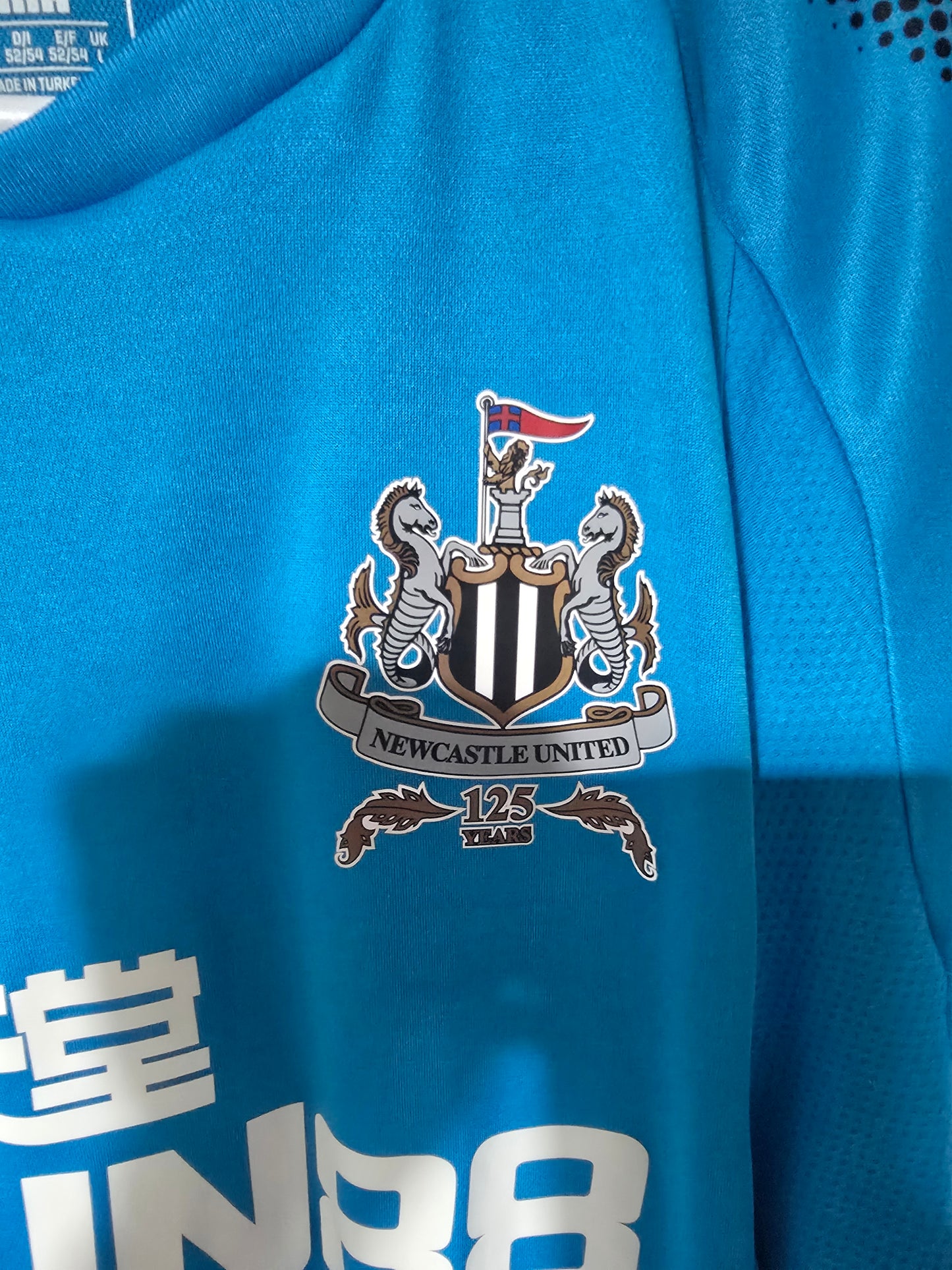 Newcastle United 2017/18 Puma 125 Year Keeper shirt - Large