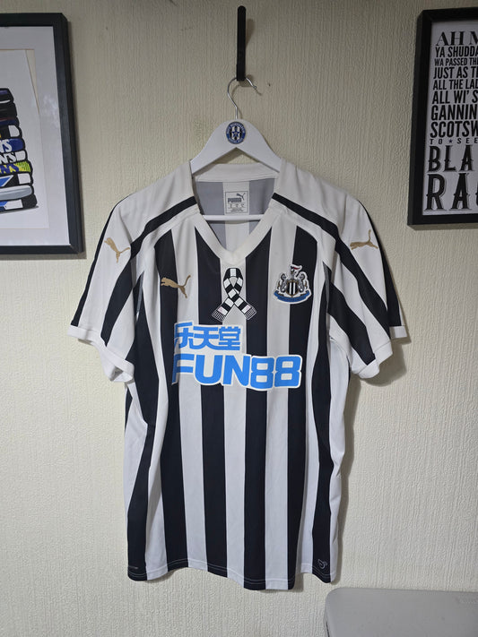 Newcastle United 2018/19 Puma, United as One Ribbon Home shirt - XL