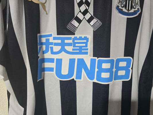 Newcastle United 2018/19 Puma, United as One Ribbon Home shirt - XL