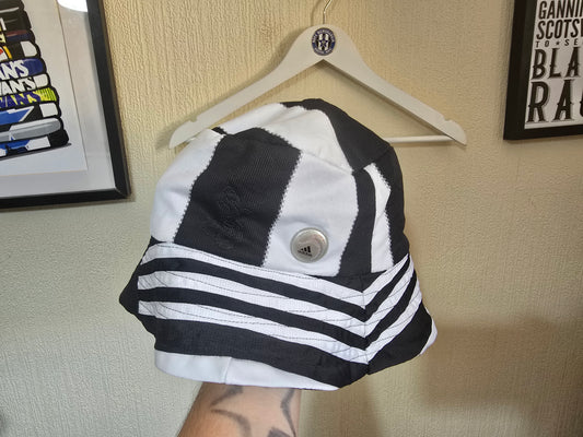 Newcastle United Bucket hat 2009/10 Home shirt