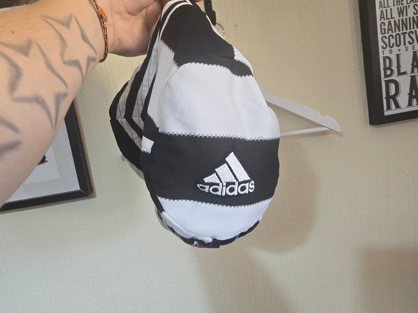 Newcastle United Bucket hat 2009/10 Home shirt