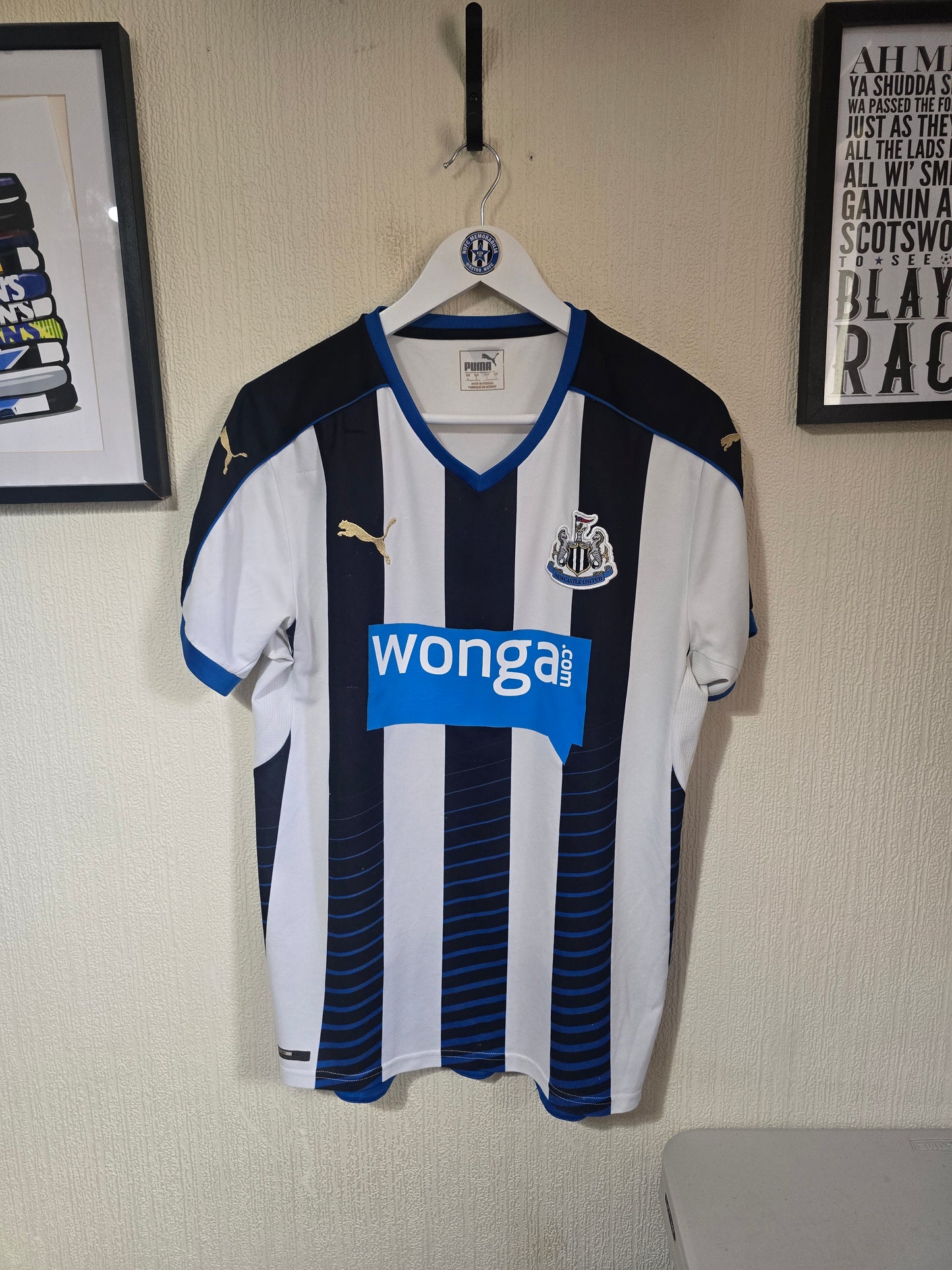 Newcastle United 2015/16 Puma home shirt - Large