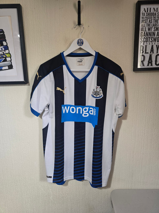 Newcastle United 2015/16 Puma home shirt - Large