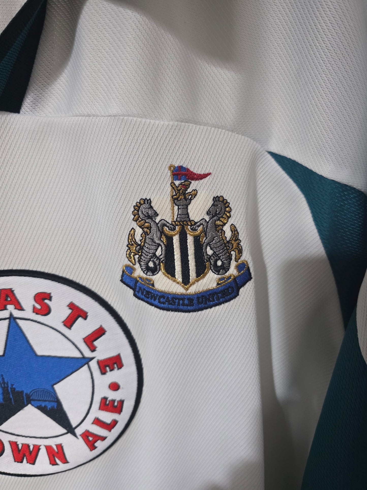 Newcastle United 1999/00 Adidas Long Sleeved Away shirt, Large