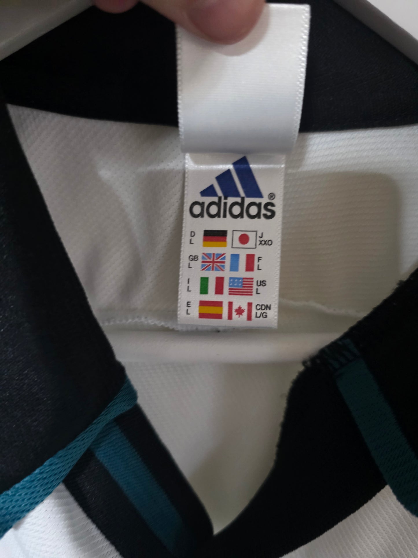 Newcastle United 1999/00 Adidas Long Sleeved Away shirt, Large