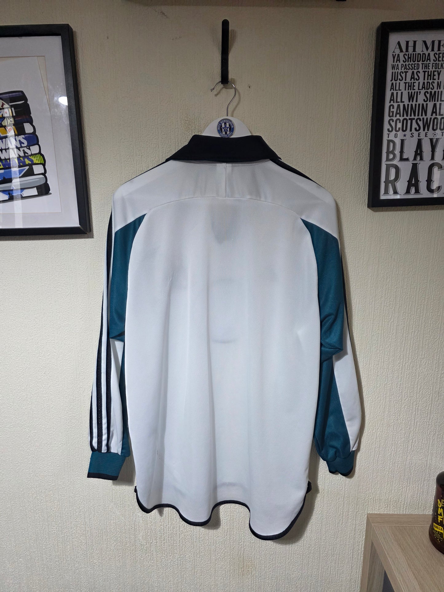 Newcastle United 1999/00 Adidas Long Sleeved Away shirt, Large