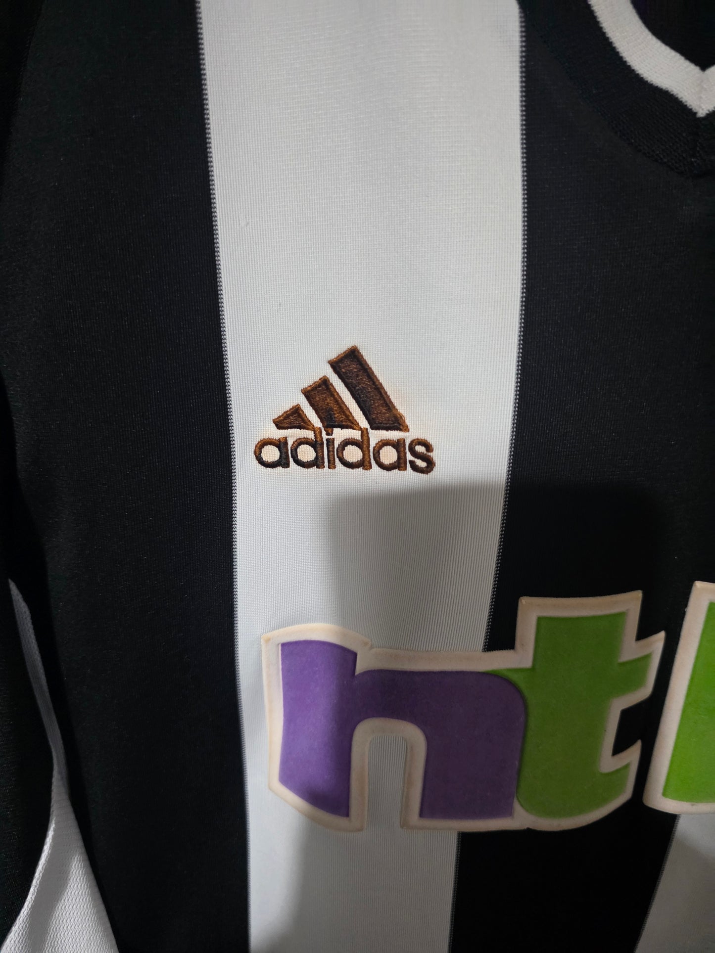 Newcastle United 2001/03 Adidas Long Sleeved Home shirt #23 AMEOBI - Medium