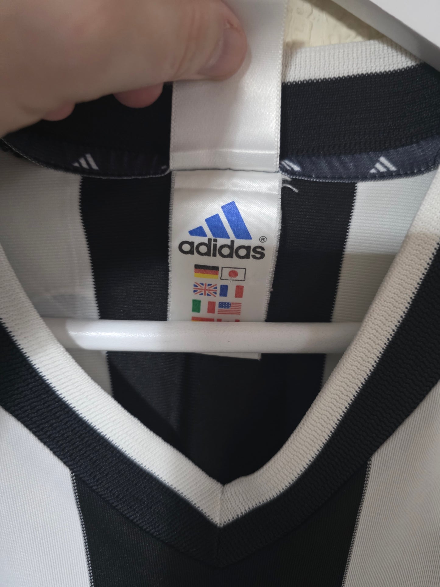 Newcastle United 2001/03 Adidas Long Sleeved Home shirt #23 AMEOBI - Medium