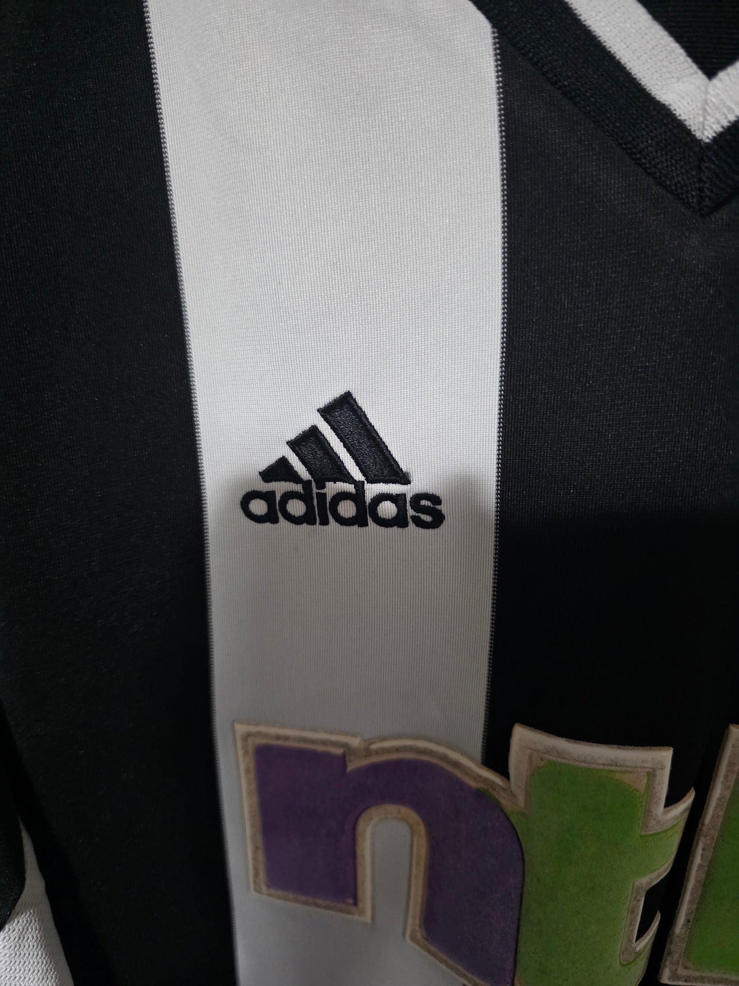 Newcastle United 2001/03 Adidas Long Sleeved Home shirt #32 ROBERT - Medium