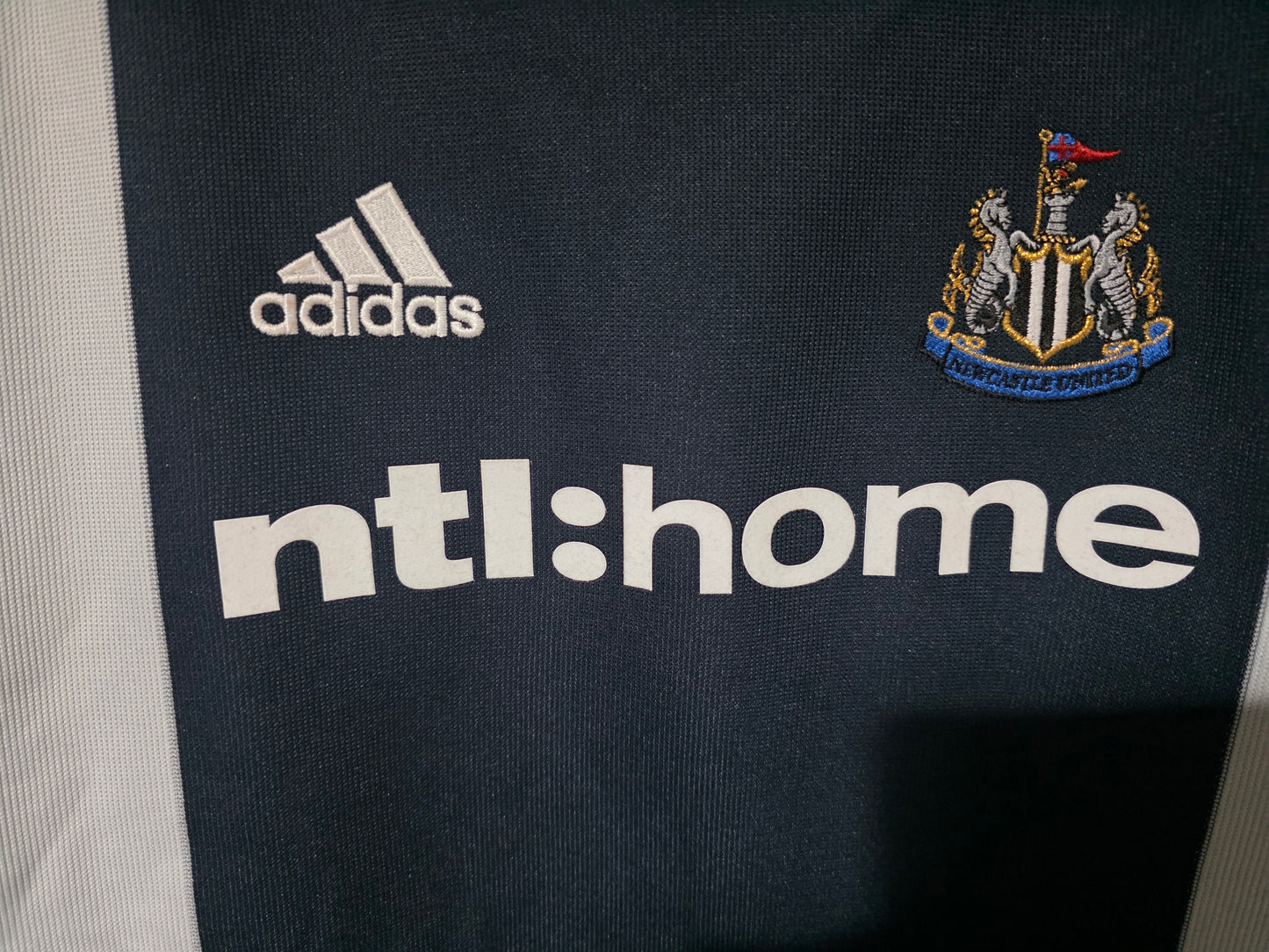 Newcastle United 2002/03 Adidas Away shirt, Nobby Solano Signed.