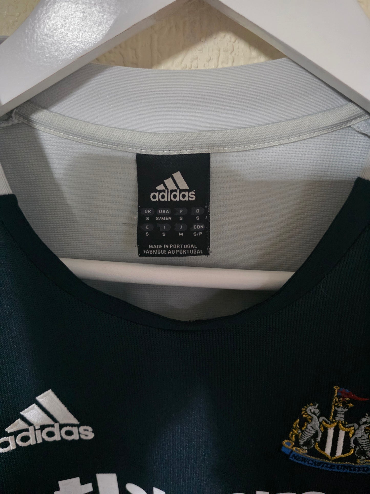 Newcastle United 2002/03 Adidas Away shirt, Nobby Solano Signed.