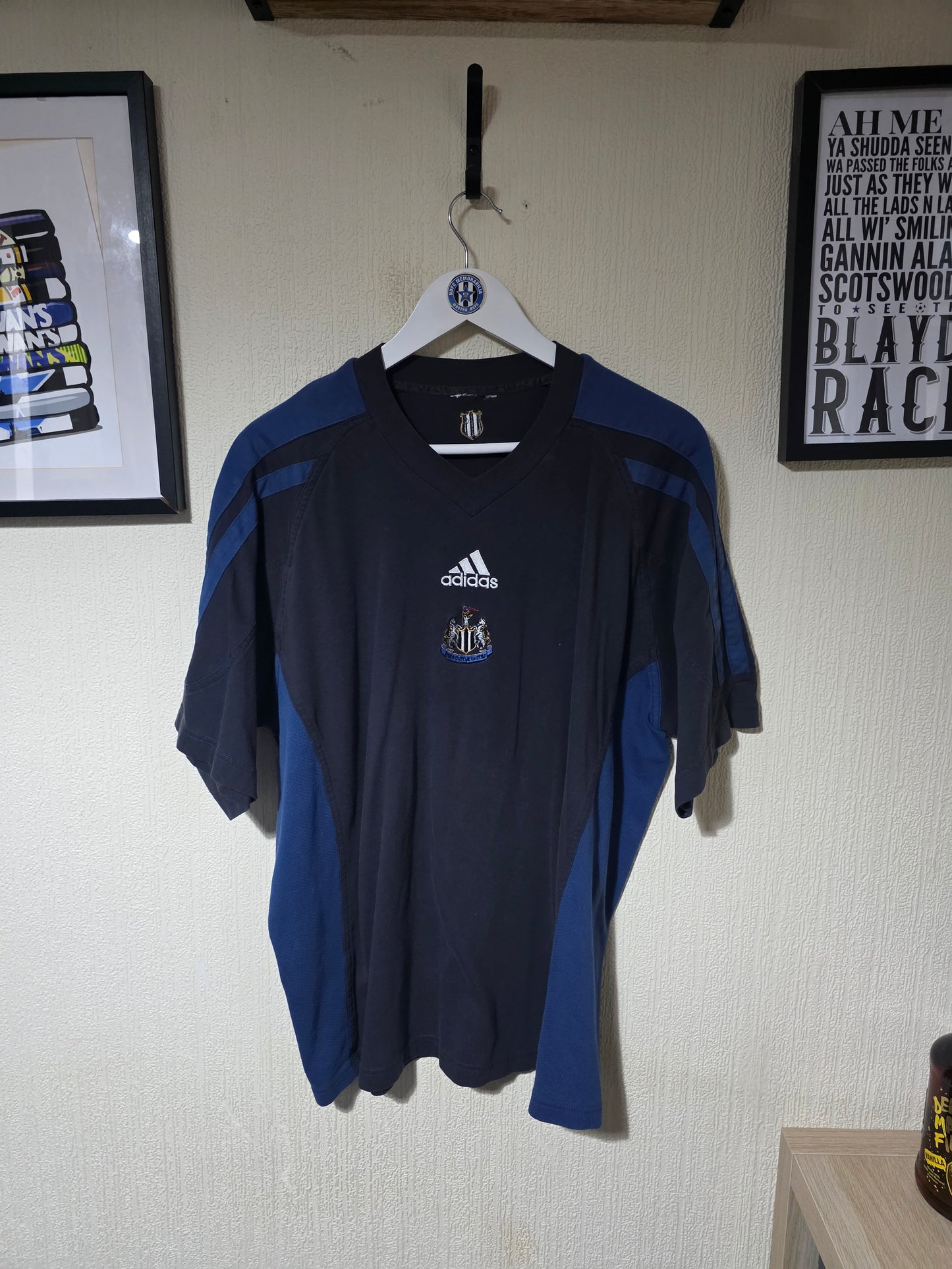 Newcastle United 2001/02 Adidas training shirt - Medium