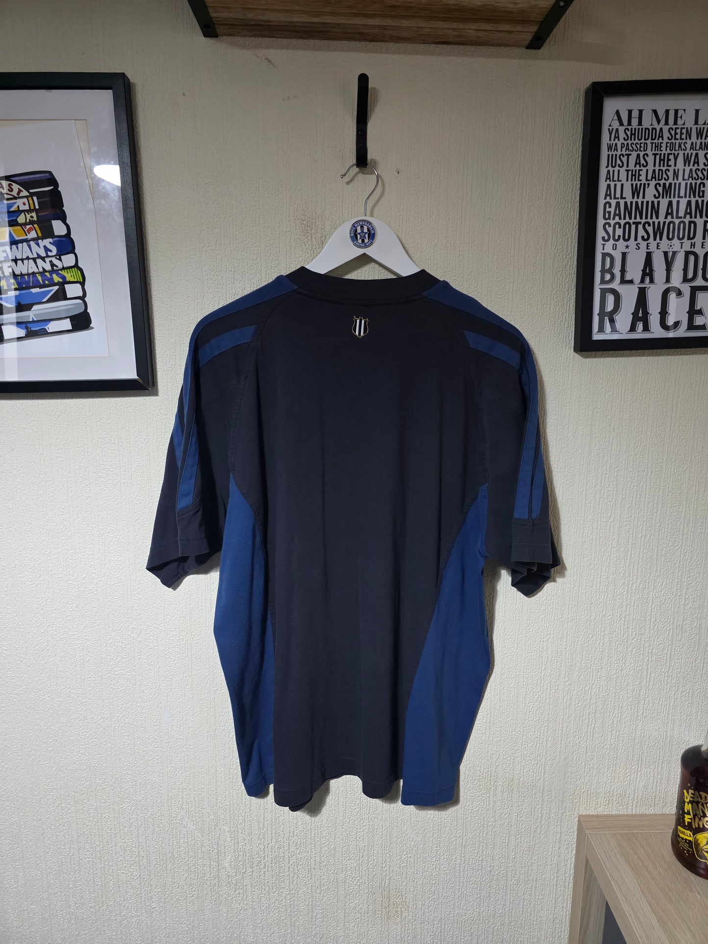 Newcastle United 2001/02 Adidas training shirt - Medium