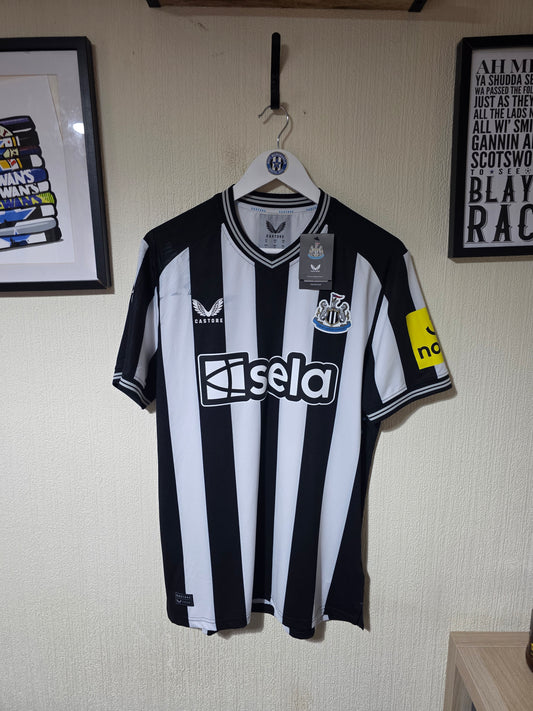 Newcastle United 2023/24 Castore Home Shirt BNWT - Medium