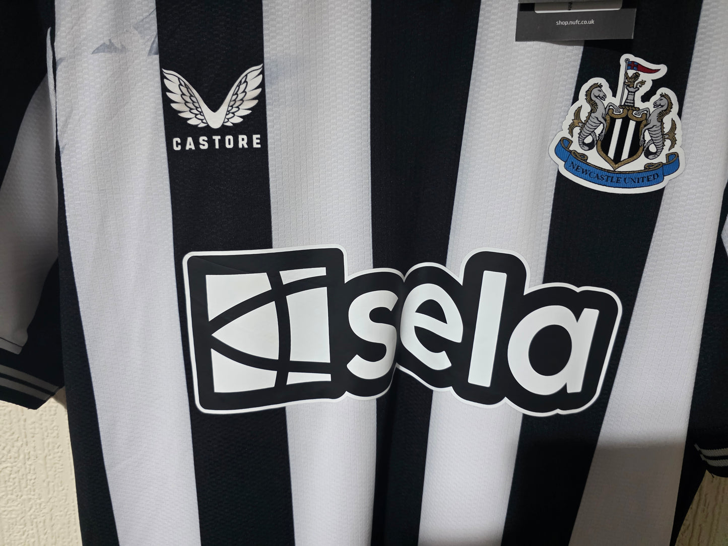Newcastle United 2023/24 Castore Home Shirt BNWT - Medium