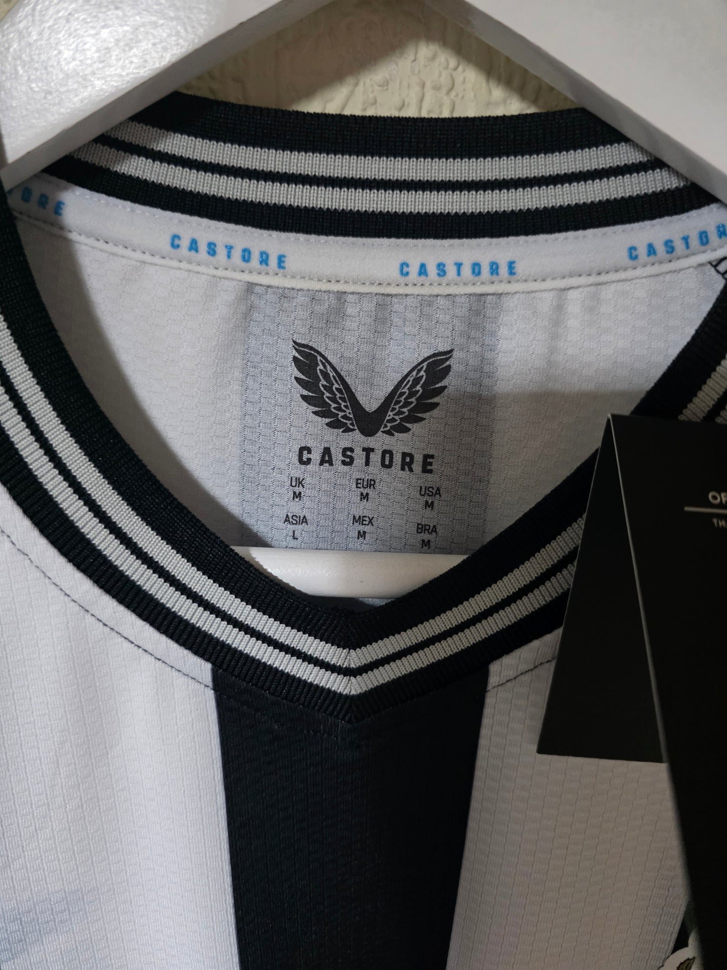 Newcastle United 2023/24 Castore Home Shirt BNWT - Medium