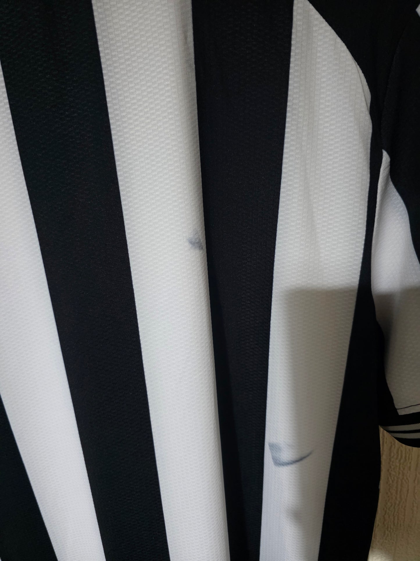 Newcastle United 2023/24 Castore Home Shirt BNWT - Medium