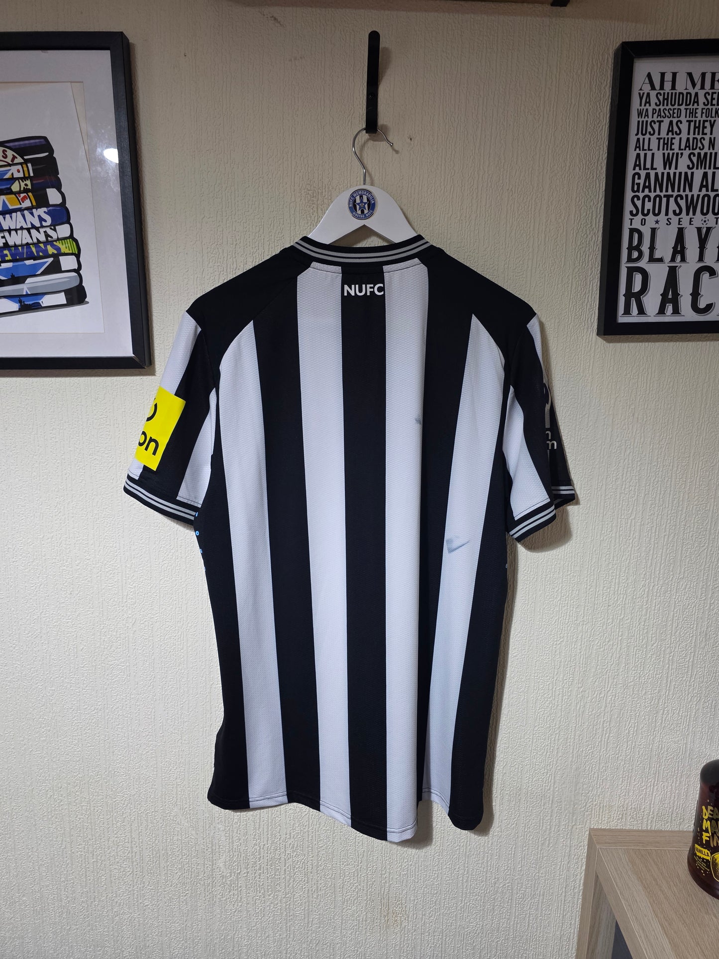 Newcastle United 2023/24 Castore Home Shirt BNWT - Medium