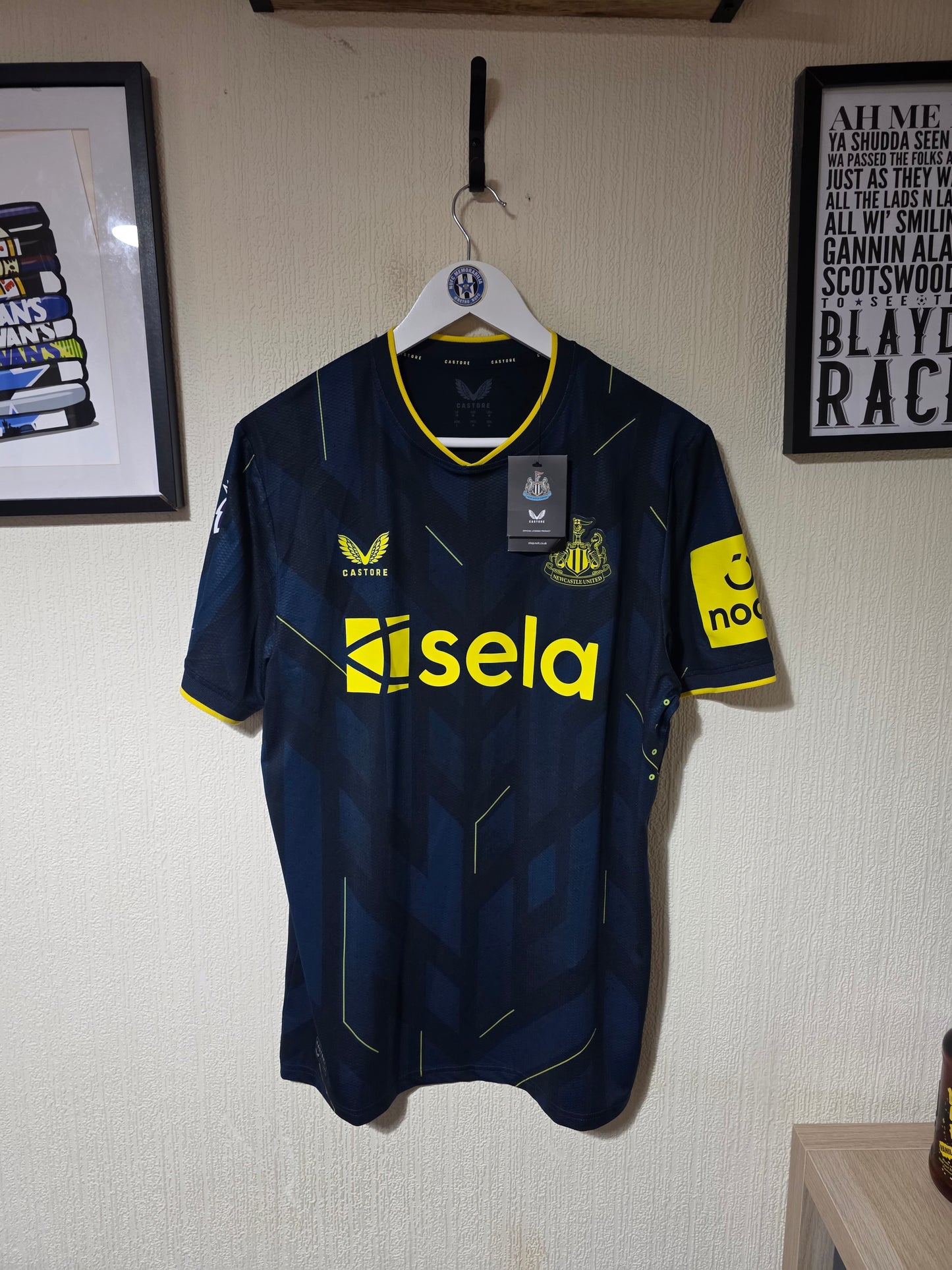 Newcastle United 2023/24 Castore Third Shirt BNWT - Medium