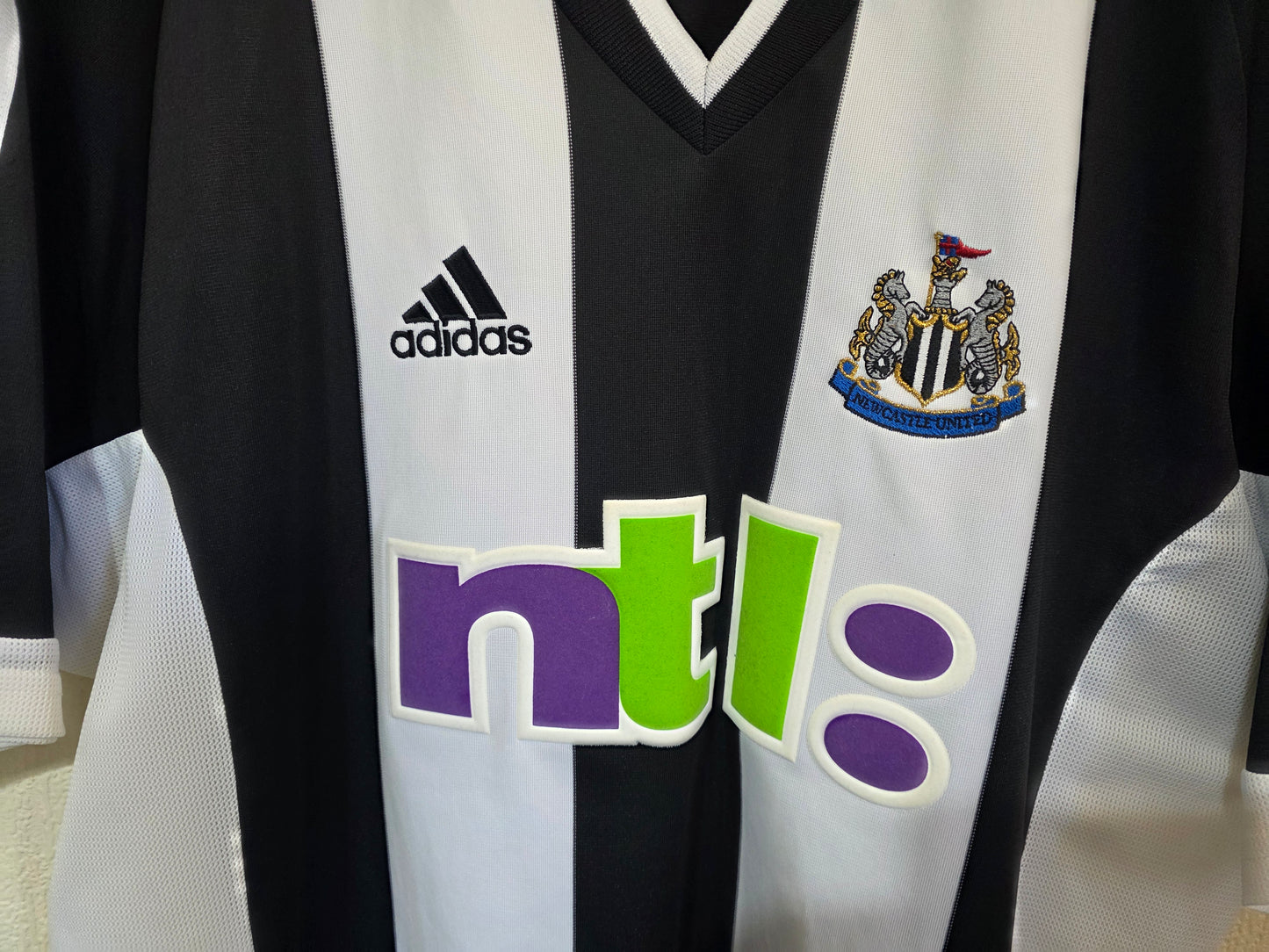Newcastle United 2001/03 Adidas Home Shirt #9 SHEARER - Medium