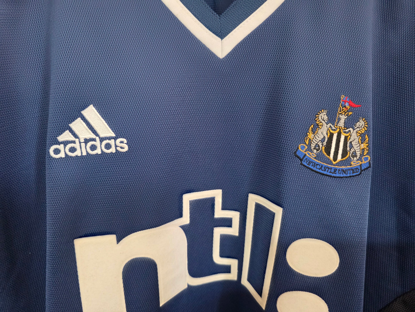 Newcastle United 2001/02 Adidas Away Shirt #23 AMEOBI - Large